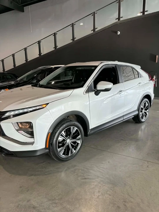 2022 Mitsubishi Eclipse Cross - Image 2 of 19