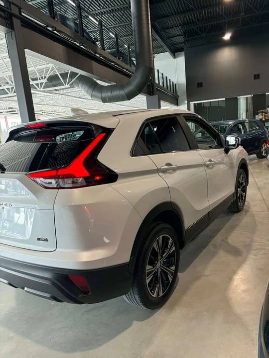 2022 Mitsubishi Eclipse Cross - Image 6 of 19