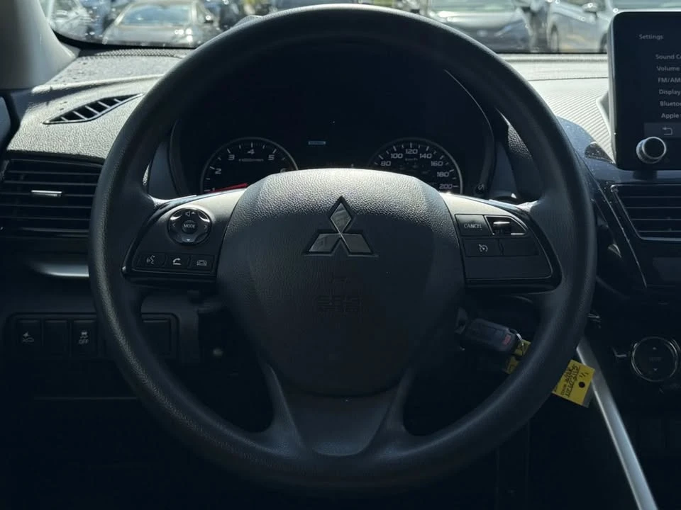 2022 Mitsubishi Eclipse Cross - Image 8 of 17