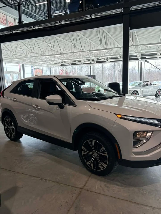 2022 Mitsubishi Eclipse Cross - Image 7 of 19