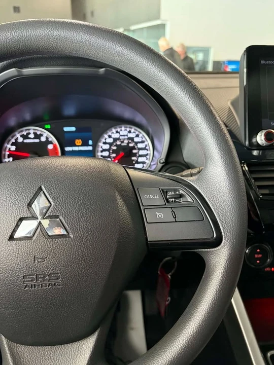 2022 Mitsubishi Eclipse Cross - Image 14 of 19