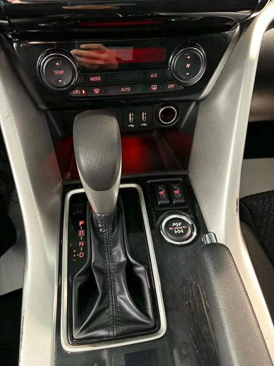 2022 Mitsubishi Eclipse Cross - Image 18 of 19