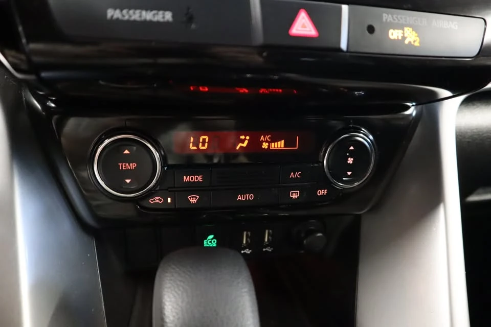 2022 Mitsubishi Eclipse Cross - Image 4 of 20
