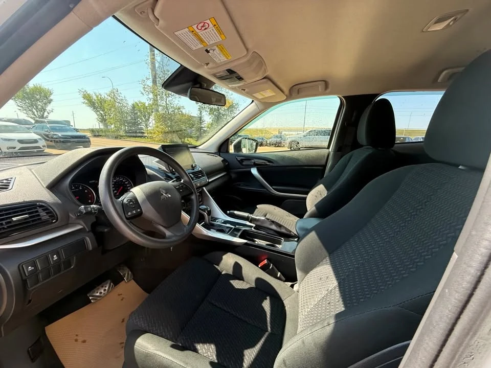 2022 Mitsubishi Eclipse Cross - Image 3 of 17