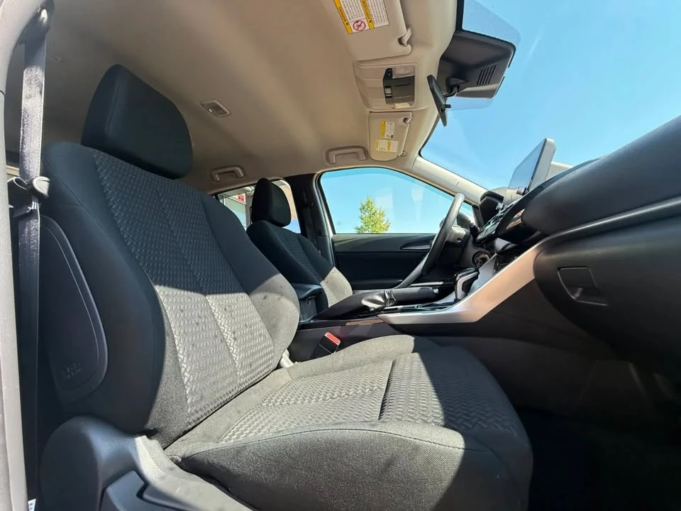 2022 Mitsubishi Eclipse Cross - Image 7 of 17