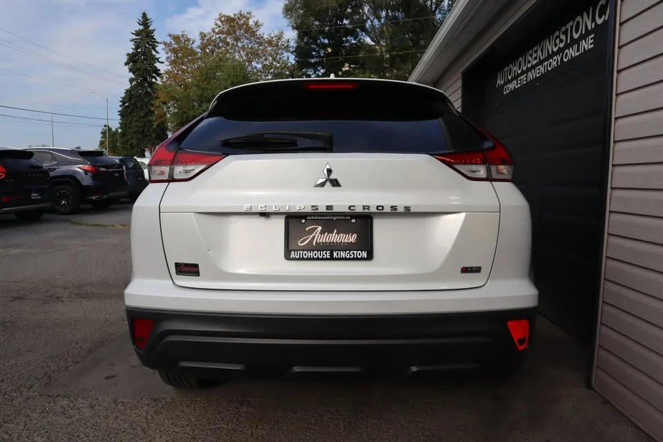 2022 Mitsubishi Eclipse Cross - Image 16 of 20