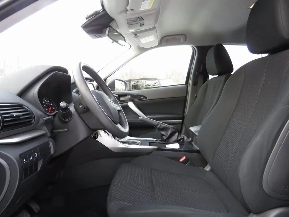 2022 Mitsubishi Eclipse Cross - Image 10 of 20