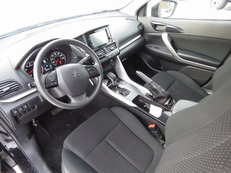 2022 Mitsubishi Eclipse Cross - Image 11 of 20