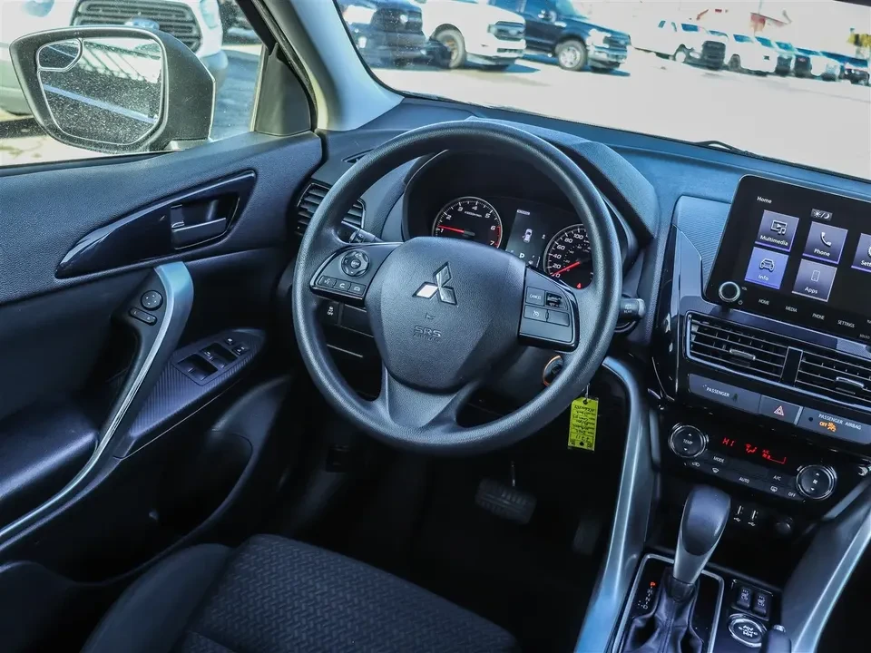 2022 Mitsubishi Eclipse Cross - Image 11 of 19