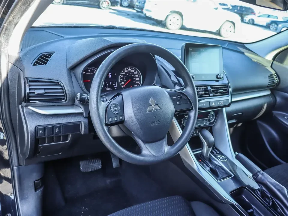 2022 Mitsubishi Eclipse Cross - Image 8 of 19