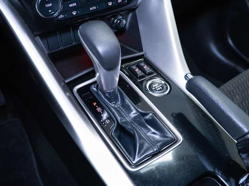 2022 Mitsubishi Eclipse Cross - Image 18 of 20