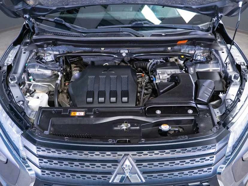 2022 Mitsubishi Eclipse Cross - Image 5 of 20