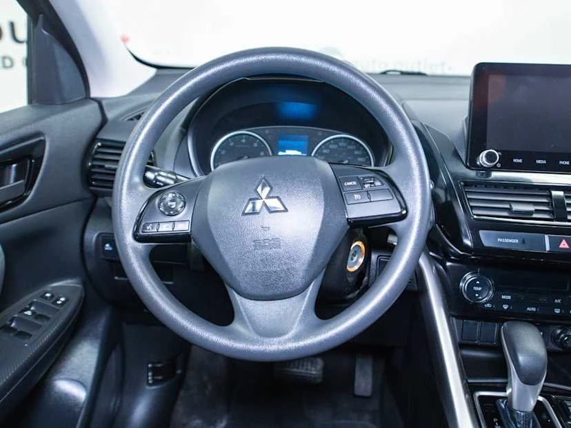 2022 Mitsubishi Eclipse Cross - Image 14 of 20