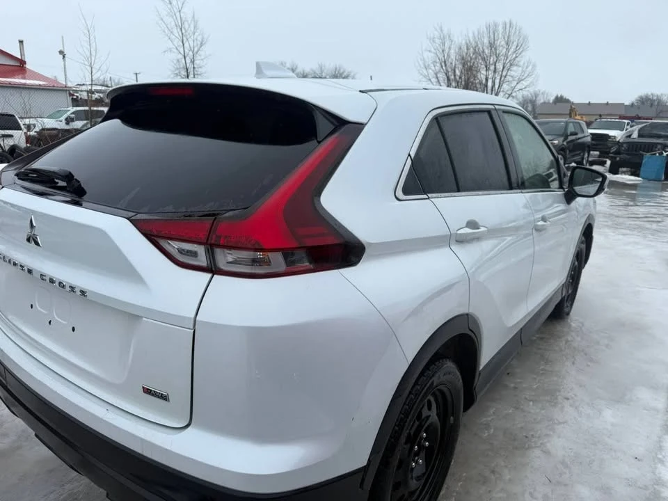 2022 Mitsubishi Eclipse Cross - Image 2 of 8