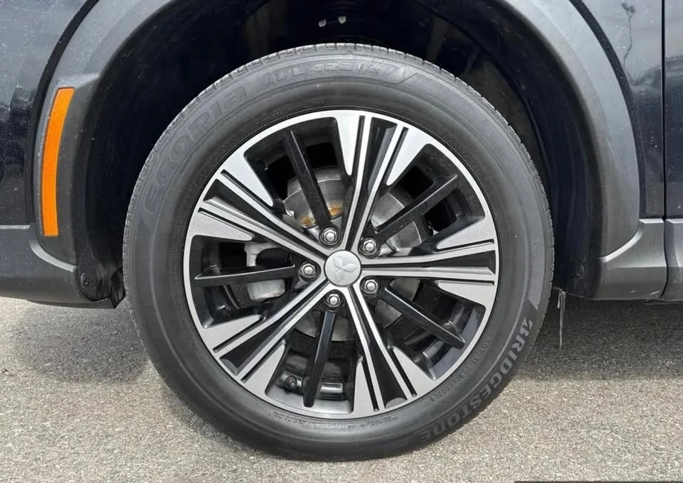 2022 Mitsubishi Eclipse Cross - Image 6 of 11
