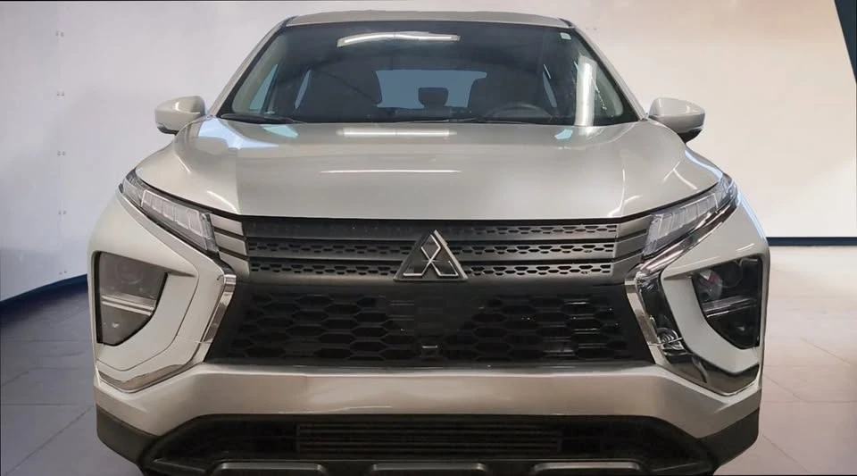 2022 Mitsubishi Eclipse Cross - Image 2 of 12