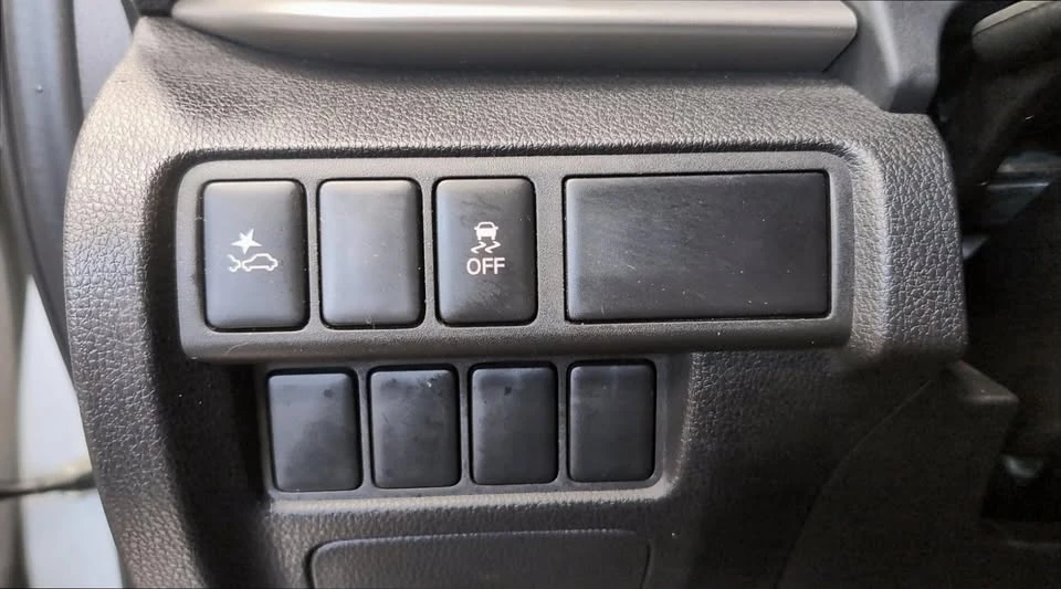 2022 Mitsubishi Eclipse Cross - Image 7 of 12