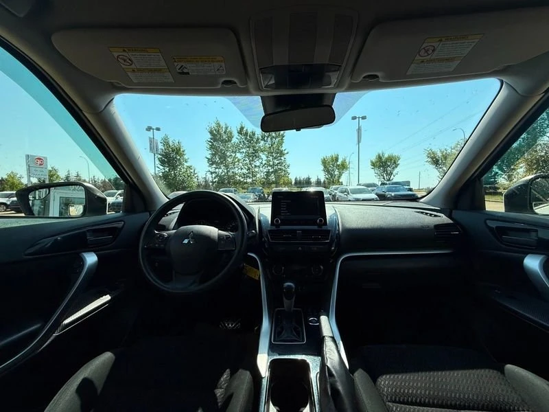 2022 Mitsubishi Eclipse Cross - Image 14 of 19