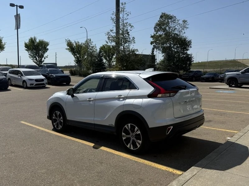 2022 Mitsubishi Eclipse Cross - Image 5 of 19
