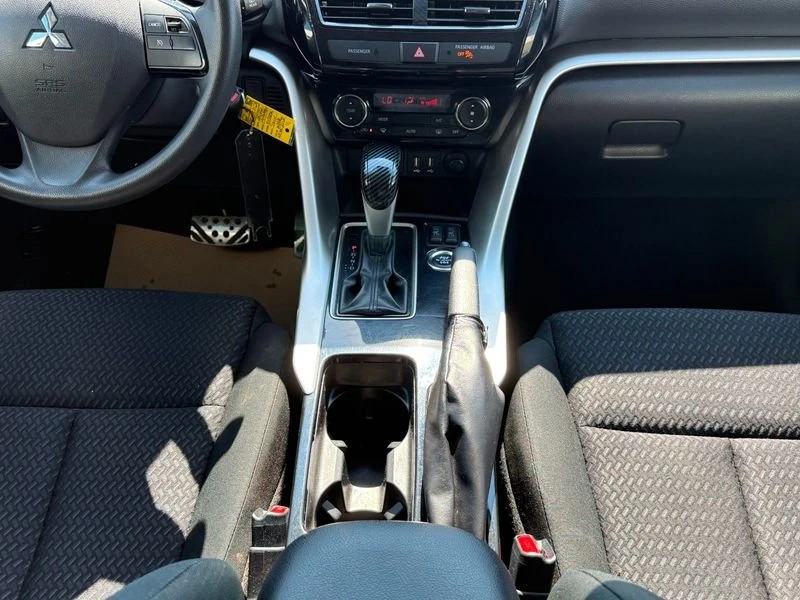 2022 Mitsubishi Eclipse Cross - Image 12 of 19