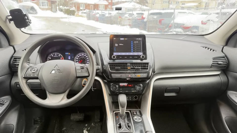 2022 Mitsubishi Eclipse Cross - Image 10 of 13