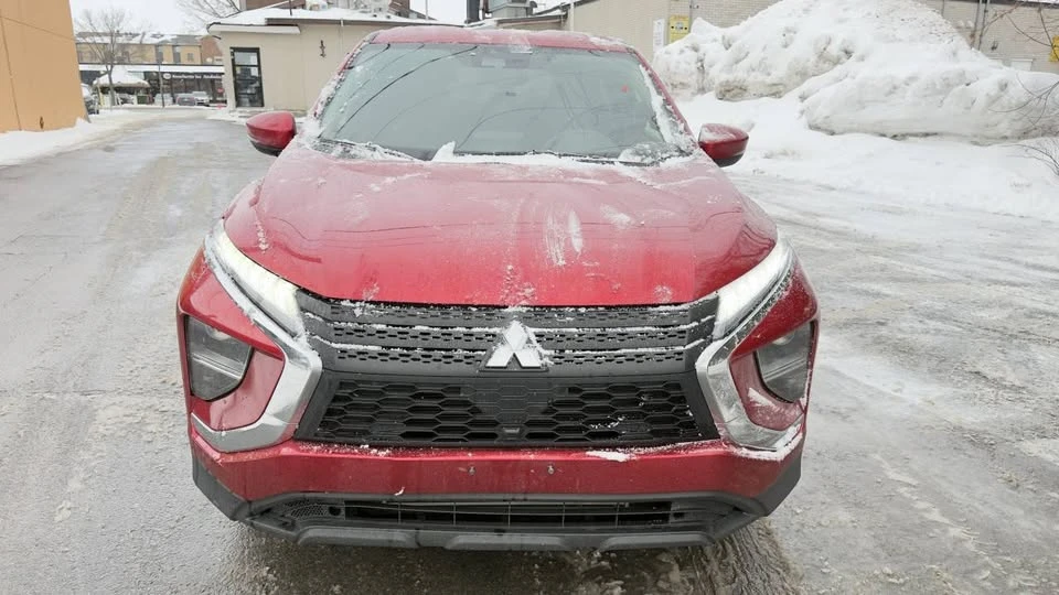 2022 Mitsubishi Eclipse Cross - Image 2 of 13
