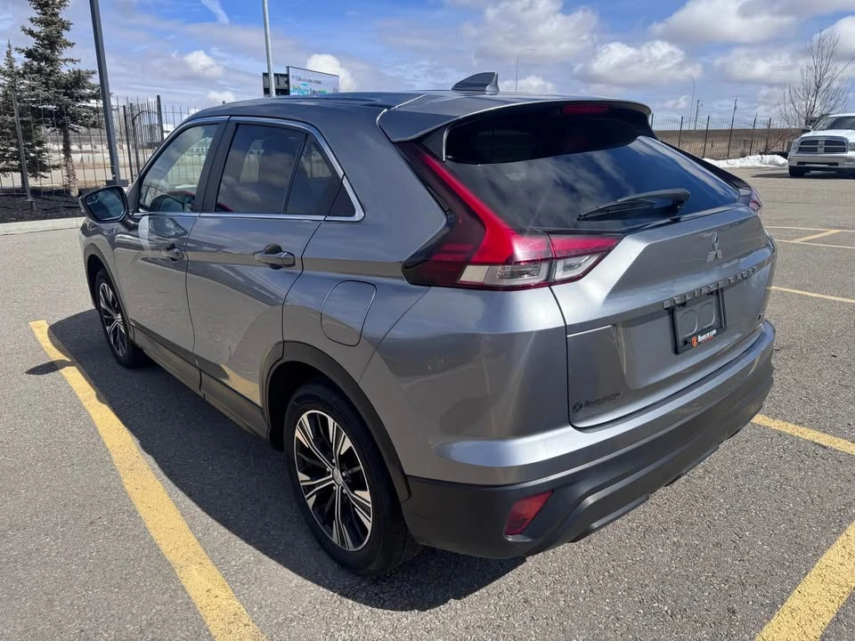 2022 Mitsubishi Eclipse Cross - Image 4 of 14