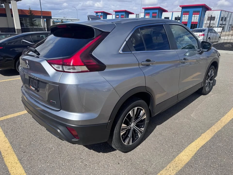 2022 Mitsubishi Eclipse Cross - Image 3 of 14