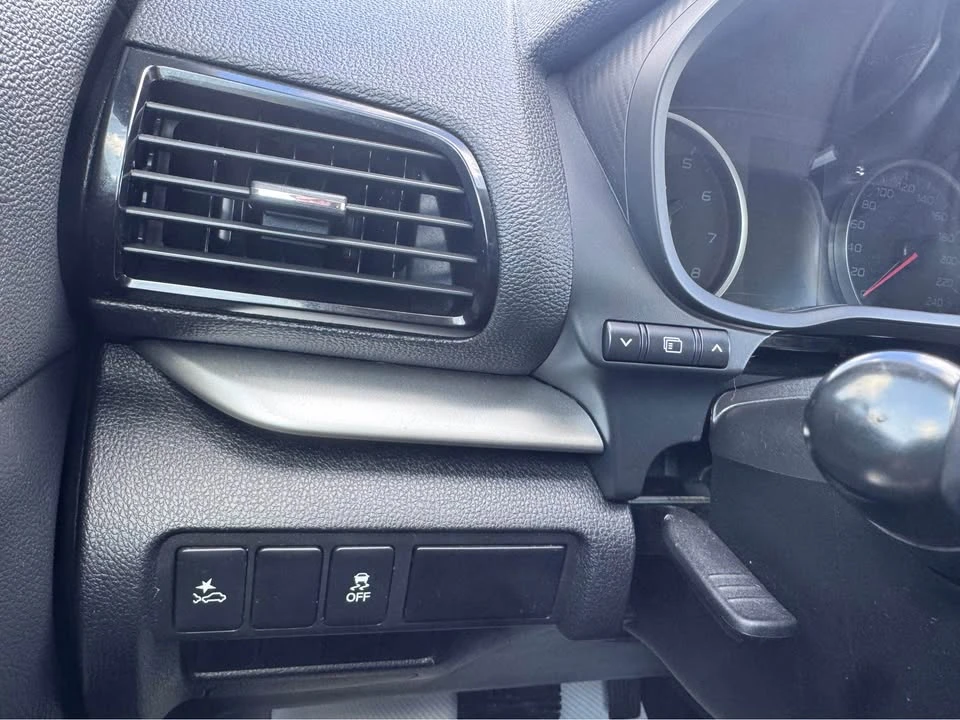 2022 Mitsubishi Eclipse Cross - Image 12 of 14