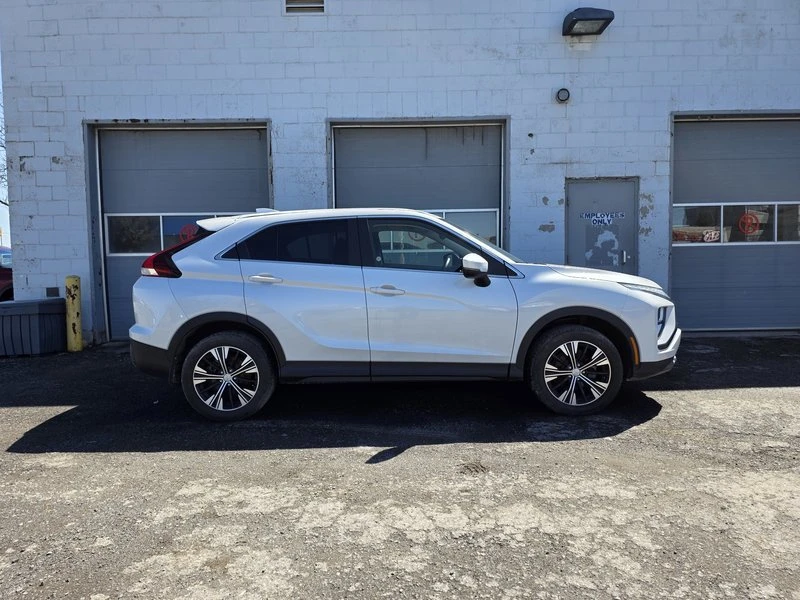 2022 Mitsubishi Eclipse Cross - Image 4 of 20