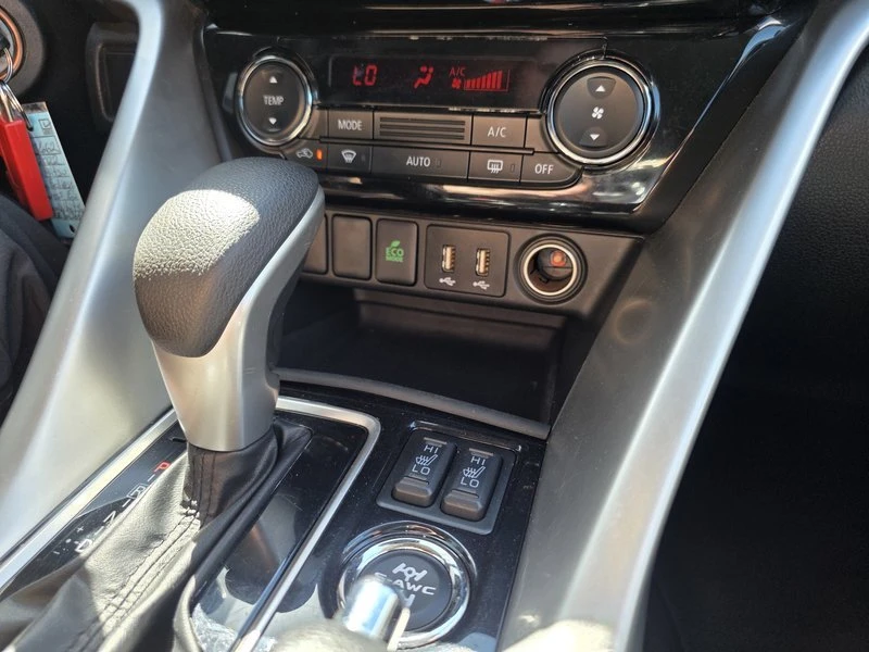 2022 Mitsubishi Eclipse Cross - Image 17 of 20