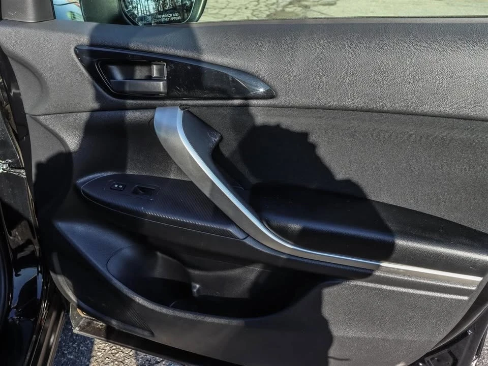 2022 Mitsubishi Eclipse Cross - Image 14 of 20
