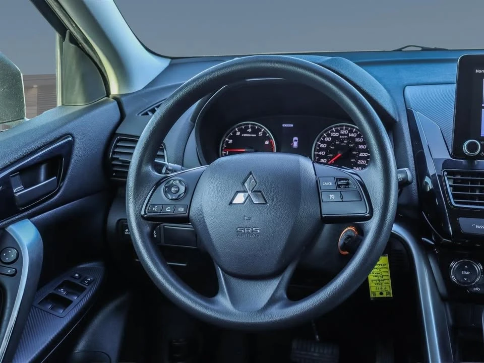 2022 Mitsubishi Eclipse Cross - Image 8 of 20