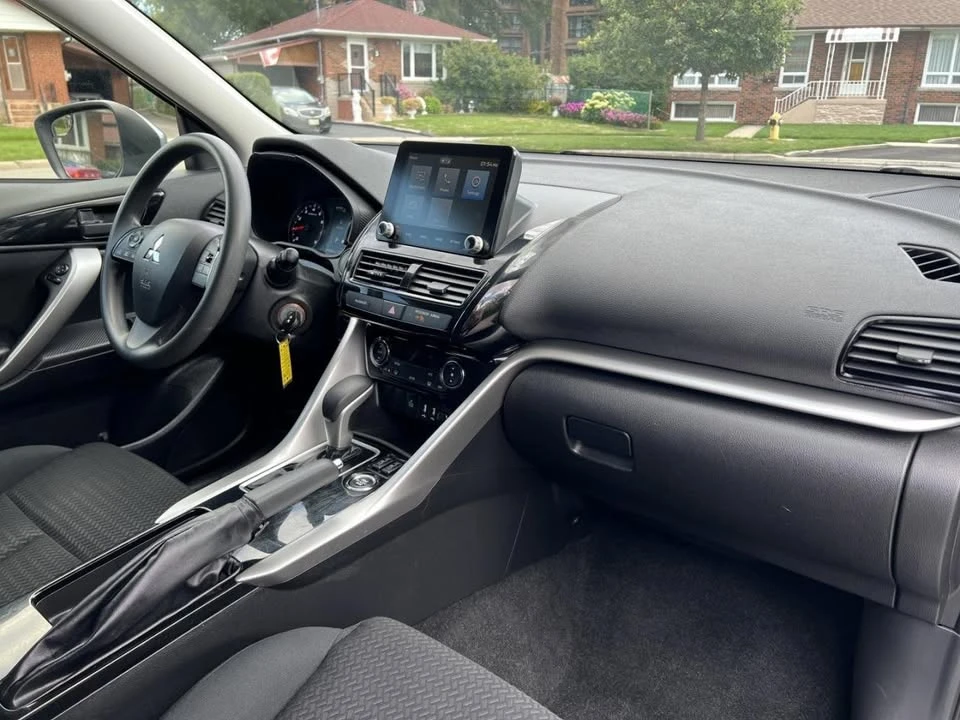2022 Mitsubishi Eclipse Cross - Image 9 of 19