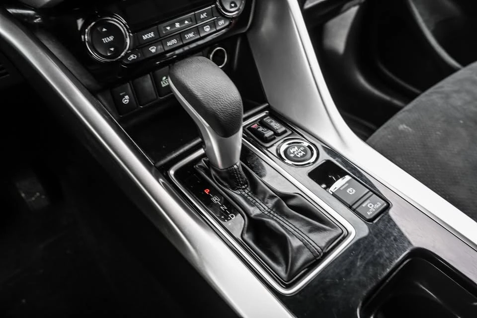 2022 Mitsubishi Eclipse Cross - Image 17 of 20
