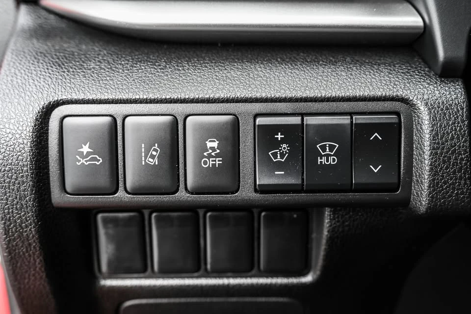 2022 Mitsubishi Eclipse Cross - Image 13 of 20