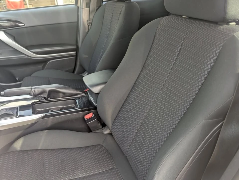 2022 Mitsubishi Eclipse Cross - Image 10 of 16