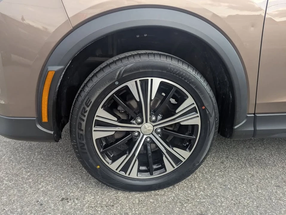 2022 Mitsubishi Eclipse Cross - Image 3 of 16