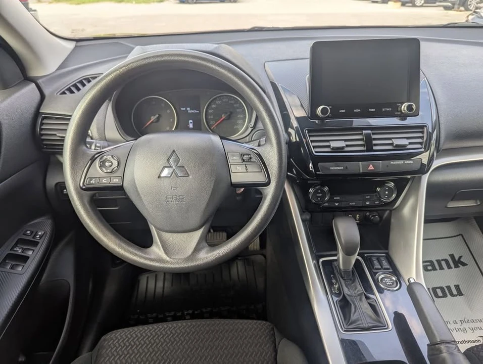 2022 Mitsubishi Eclipse Cross - Image 9 of 16