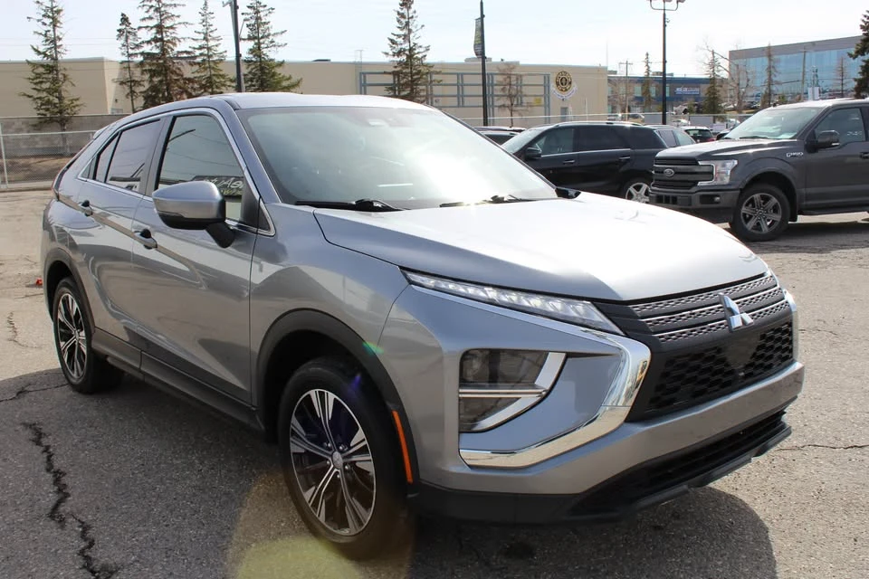2022 Mitsubishi Eclipse Cross - Image 2 of 17