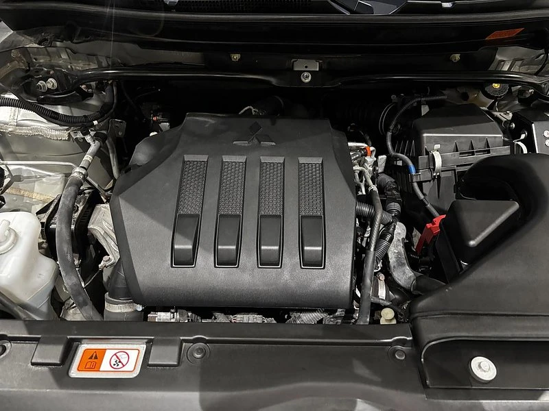 2022 Mitsubishi Eclipse Cross - Image 18 of 18
