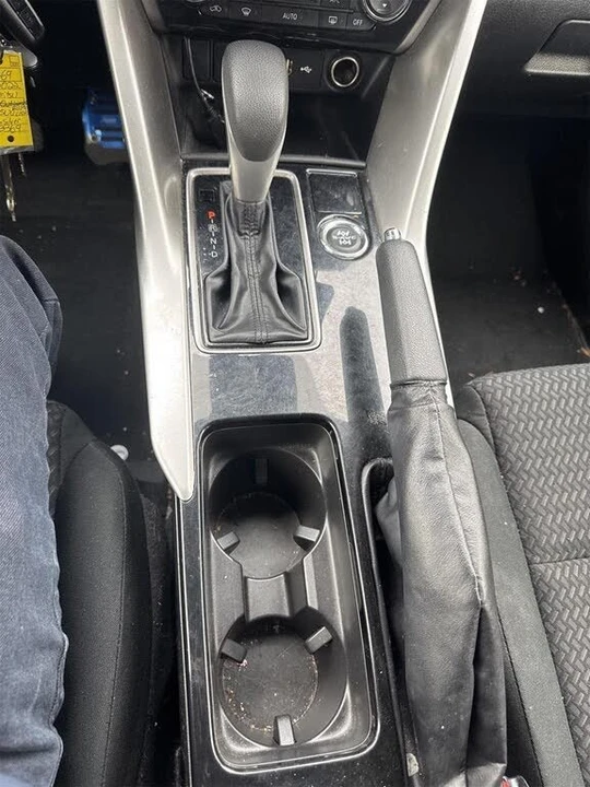2022 Mitsubishi Eclipse Cross - Image 11 of 18