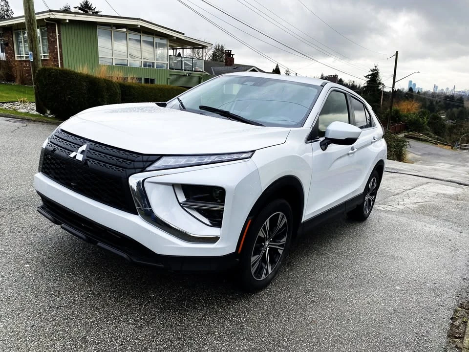 2022 Mitsubishi Eclipse Cross - Image 3 of 12