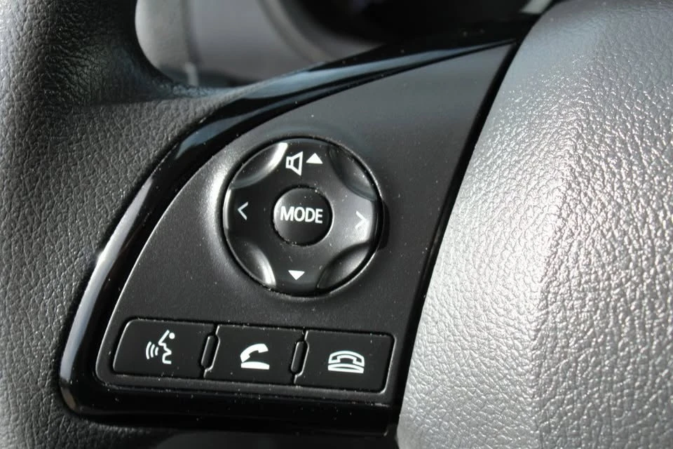 2022 Mitsubishi Eclipse Cross - Image 14 of 20
