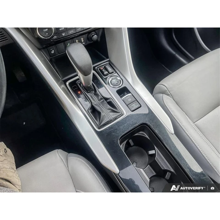 2022 Mitsubishi Eclipse Cross - Image 13 of 15