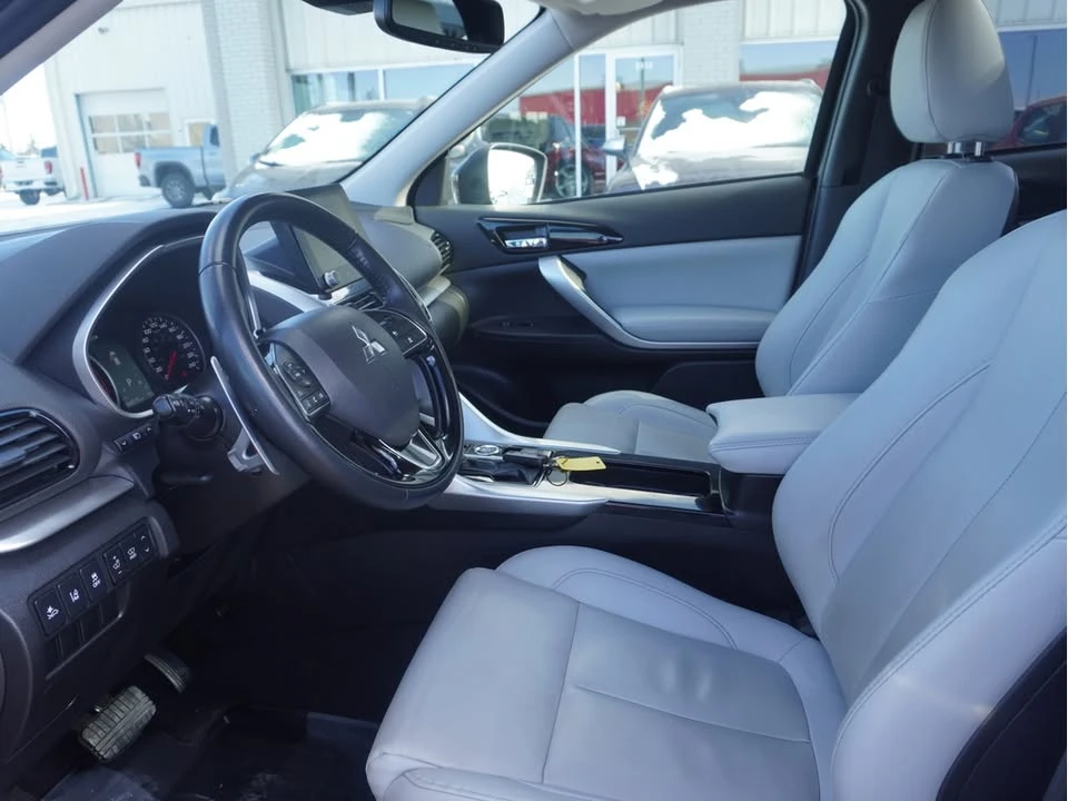 2022 Mitsubishi Eclipse Cross - Image 8 of 16