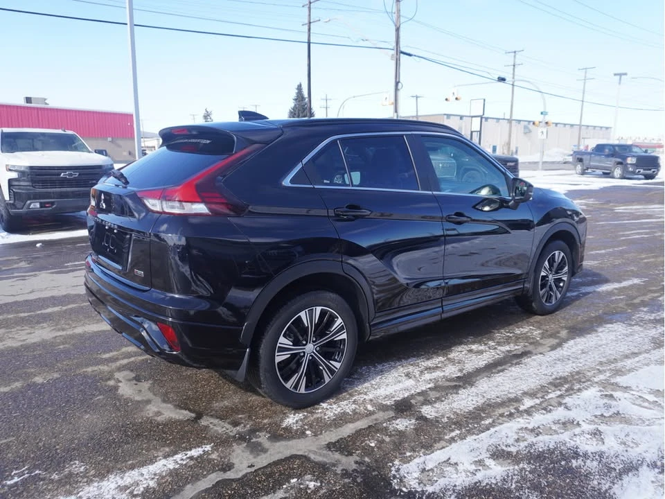 2022 Mitsubishi Eclipse Cross - Image 4 of 16