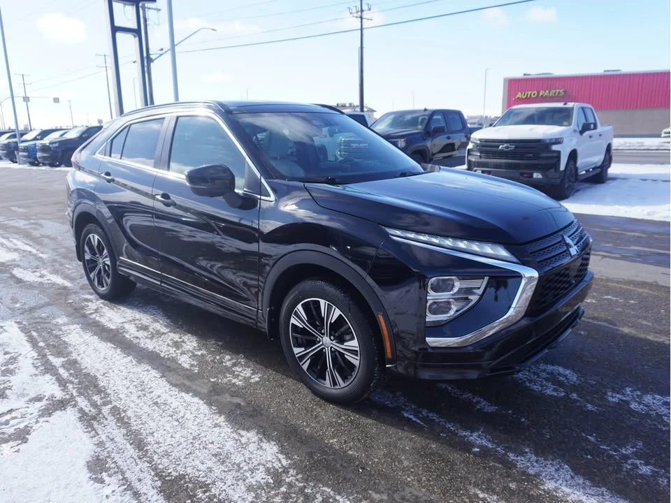 2022 Mitsubishi Eclipse Cross - Image 2 of 16