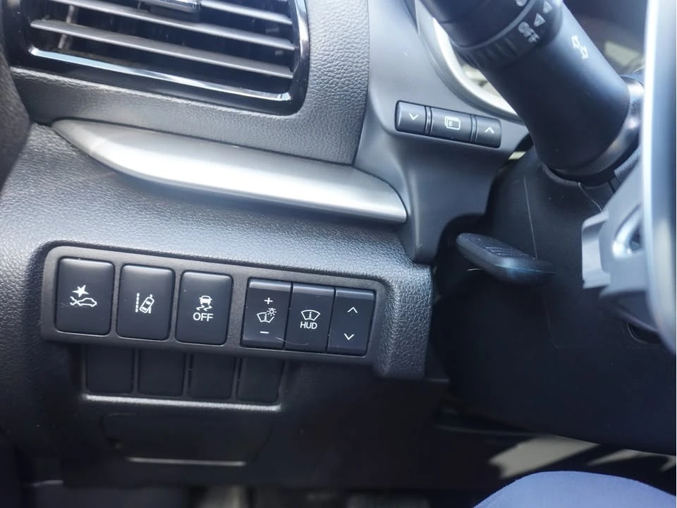 2022 Mitsubishi Eclipse Cross - Image 11 of 16