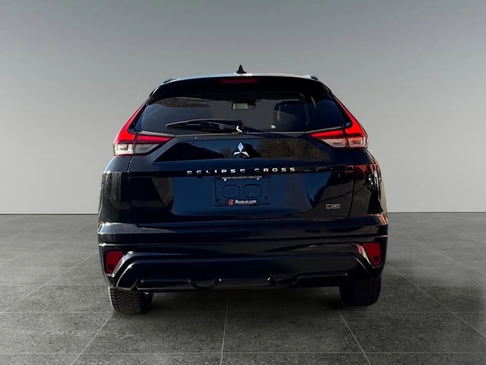 2022 Mitsubishi Eclipse Cross - Image 8 of 15
